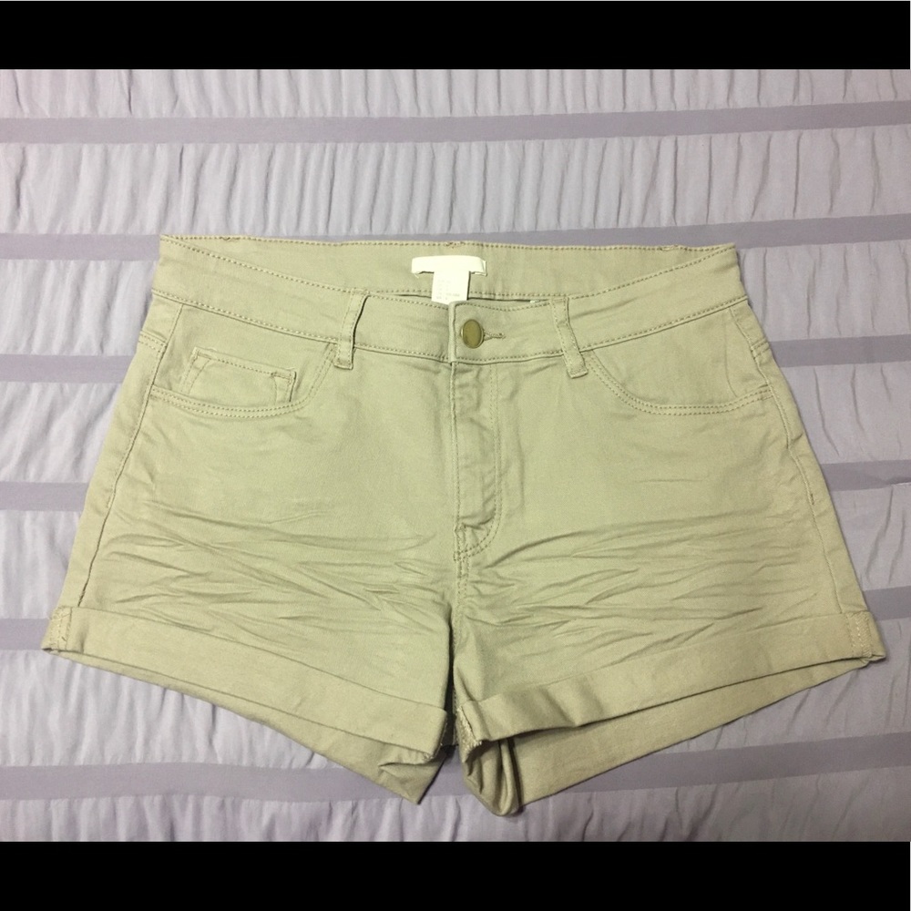 H&M tan shorts